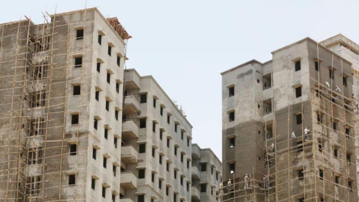 DDA’s Karmajeevi Awaas Yojana: A Lesson in National Unity and Urban Development