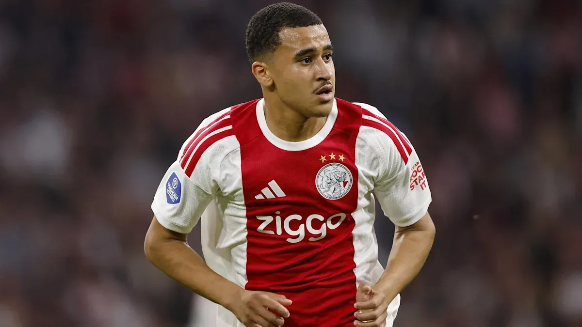 Ouazane, l'Étoile Montante d'Ajax, et les Leçons de Patience pour l'Éthiopie