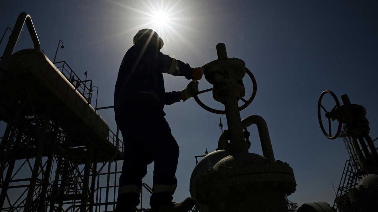 Oil Markets Breathe as U.S.-Iran Pause Opens Door for Diplomacy
